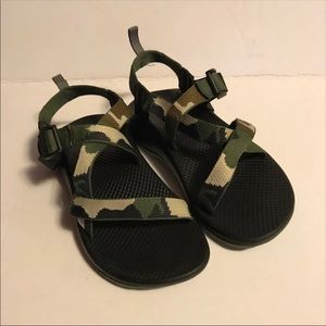 camo chacos